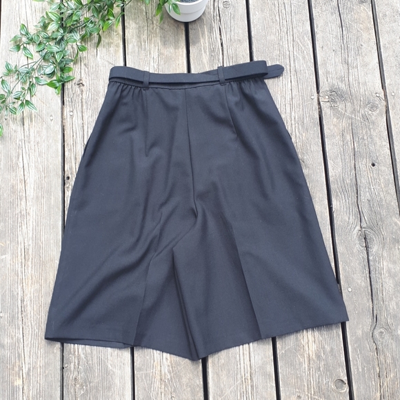 Vintage pleated ultra high rise shorts black - Picture 3 of 4